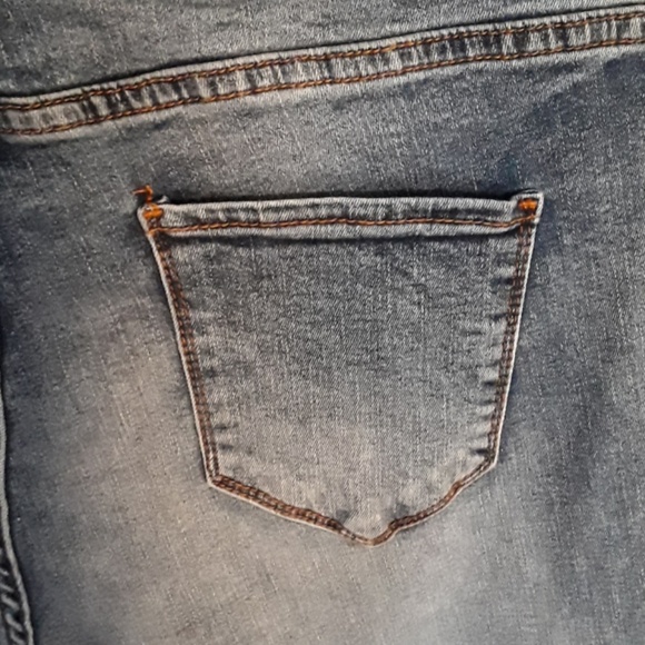 Maternity Jeans - Picture 6 of 8